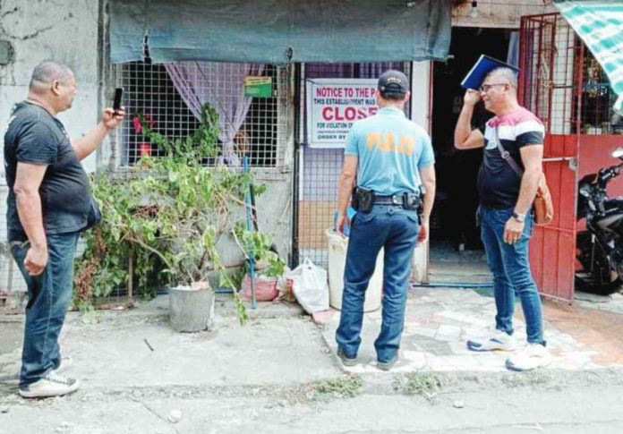 Officials from Iloilo City’s Investment Services, Business Permit, and Licensing Division, in collaboration with the Boarding House Commission, have shut down several boardinghouses found to be operating without the necessary business permits.