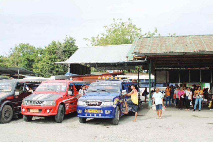 Iloilo Province’s month-long dry run of its proposed Provincial Public Transport Route Plan begins today. The first cluster includes the ALEOSAN routes with simulation exercise scheduled for Feb. 15 and 19. It will be followed by the Southern Iloilo Routes, which include Tubungan to Iloilo City, on Feb. 21 and 26. AJ PALCULLO/PN