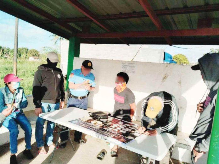 A high-value drug suspect yields 18 plastic sachets of suspected shabu valued at P884,000 in a drug buy-bust operation in Barangay Punong, Passi City, Iloilo on Thursday, Feb. 22. PRO-6 PHOTO