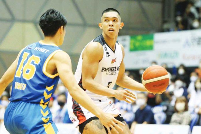 Tallying 15 points, Ferdinand “Thirdy” Ravena III helped San-en NeoPhoenix win their Saturday game against Shimane Susanoo Magic in the Japan B.League Division 1. PHOTO COURTESY OF SAN-EN NEOPHOENIX