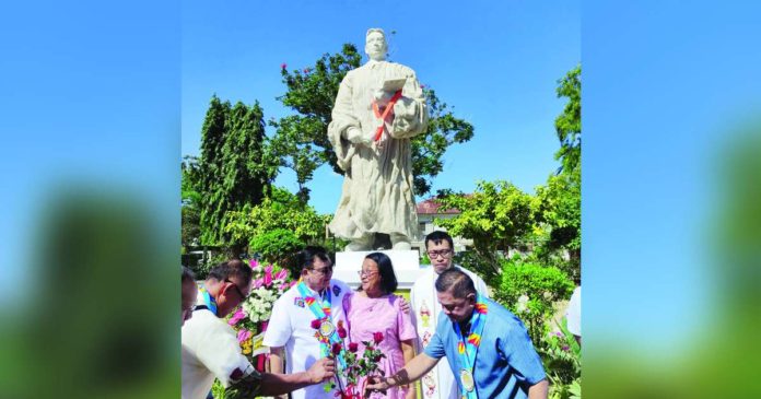 Former Chief Justice Ramon Q. Avanceña’s statue at the public plaza of Arevalo district in Iloilo City was formally unveiled on February 22. The ceremony was led by Mayor Jerry P. Treñas. ILOILO CITY PIO PHOTO