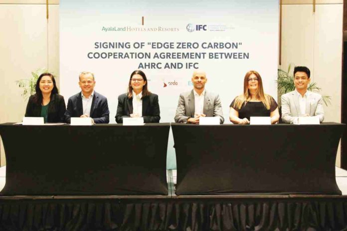 Photo shows the signatories of the agreement (l-r): Eileen Escobido, AVP, Project Development Senior Director and Sustainability Lead, AHRC; Javier Hernandez, Head of Hotels Group; Mariana Zobel de Ayala, Senior Vice-President, Leasing and Hospitality Head, Ayala Land, Inc.; IFC Country Manager Jean-Marc Arbogast; Serra Ekinci Oz, IFC Senior Investment Officer; and Angelo Tan, Edge Country Head.