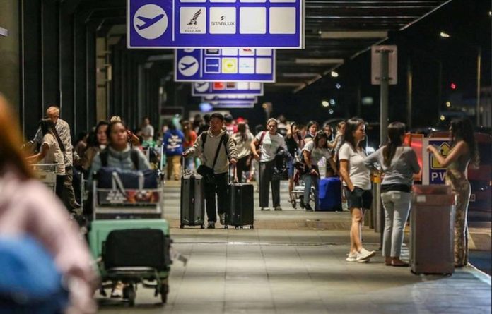 The Department of Transportation advised those with big families to welcome their arriving loved ones at home to avoid congestion at the Ninoy Aquino International Airport arrival hall. ABS-CBN NEWS PHOTO