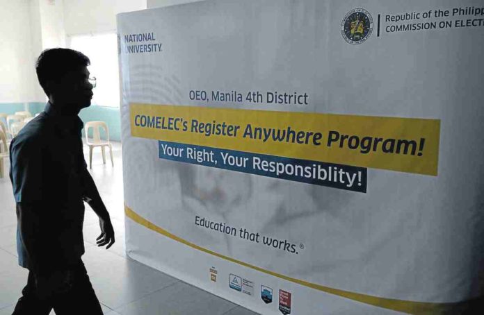 A student heads for the registration booth at the National University in Sampaloc, Manila. RICHARD A. REYES, PHILIPPINE DAILY INQUIRER