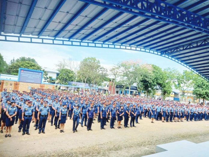 Over a thousand police personnel from the Police Regional Office 6 were promoted. The donning of ranks was held on Monday, March 25. RUBY SILUBRICO/PN