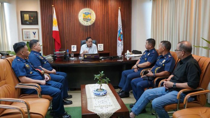 Police Brigadier General Jack Wanky, director of the Police Regional Office 6 (PRO-6), paid a courtesy call to Gov. Arthur Defensor Jr. on March 13. Wanky was accompanied by Colonel Adrian Acollador, chief of the PRO-6 Regional Community Affairs and Development Division; Colonel Alexander Mariano, chief of the PRO-6 Regional Directorial Staff; and Colonel Ronaldo Palomo, chief of the Iloilo Police Provincial Office. BALITA HALIN SA KAPITOLYO/FACEBOOK PHOTO