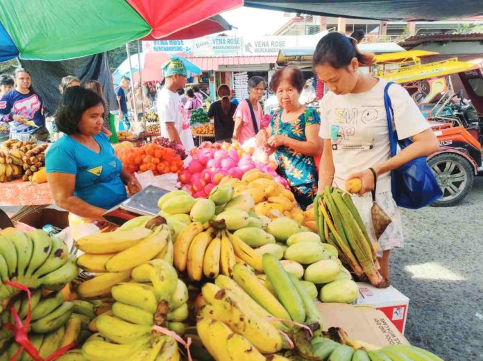 The Philippine Statistics Authority says the Food and Non-Alcoholic Beverages index, which saw an inflation rate of 5.6%, is the main factor that influenced the overall inflation uptrend in March. AJ PALCULLO/PN