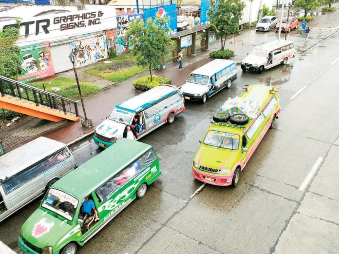 Unless rescinded, today’s deadline for the mandatory consolidation of jeepneys under the government’s Public Utility Vehicle Modernization Program stays, and this could spark a significant pushback from unconsolidated jeepney operators and drivers. The police across Western Visayas are on high alert for any unrest. AJ PALCULLO/PN