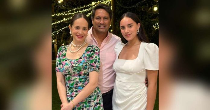 Richard Gomez and Lucy Torres with their child Juliana