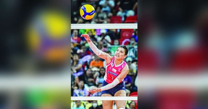 Creamline Cool Smashers’ Alyssa Valdez scores against NxLed Chameleons. PVL PHOTO