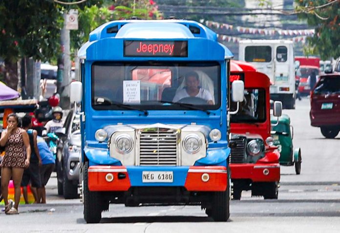 Modern jeepney units of the Liga ng Transportasyon at Operators sa Pilipinas go around Quezon City. The transport group is batting for the production and purchase of locally made units and for manufacturers to retain the traditional jeepney look. PNA