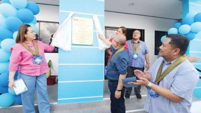 Land Transportation Office (LTO) Assistant Secretary Vigor Mendoza II, Guimaras’ Gov. Joaquin Carlos "JC" Rahman Nava and Lone District Congresswoman Ma. Lucille L. Nava lead the blessing and inauguration of the new building of LTO-Guimaras District Office on Friday, May 17.