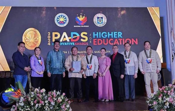 Dr. Pablo S. Crespo Jr., University of Antique president, alongside Dr. Raul C. Alvarez Jr., the Commission on Higher Education – Region 6 director, and Ann Grazielle Arcenas of CHED-6, personally received the award from CHED Chairman, Dr. J. Prospero E. de Vera III.