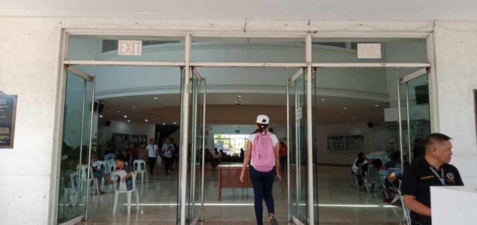 Iloilo provincial government’s General Services Office says single entry and exit point at the provincial capitol “would enhance the effectiveness of closed circuit television systems in capturing the faces of everyone entering and exiting the building. IME SORNITO/PN