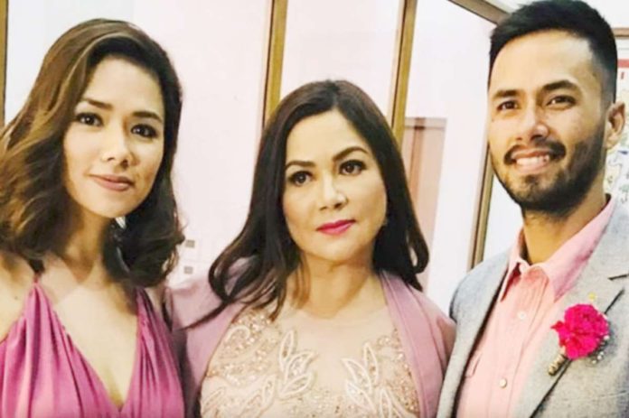 Dina Bonnevie (center) with daughter Danica Sotto and son Oyo “Boy” Sotto