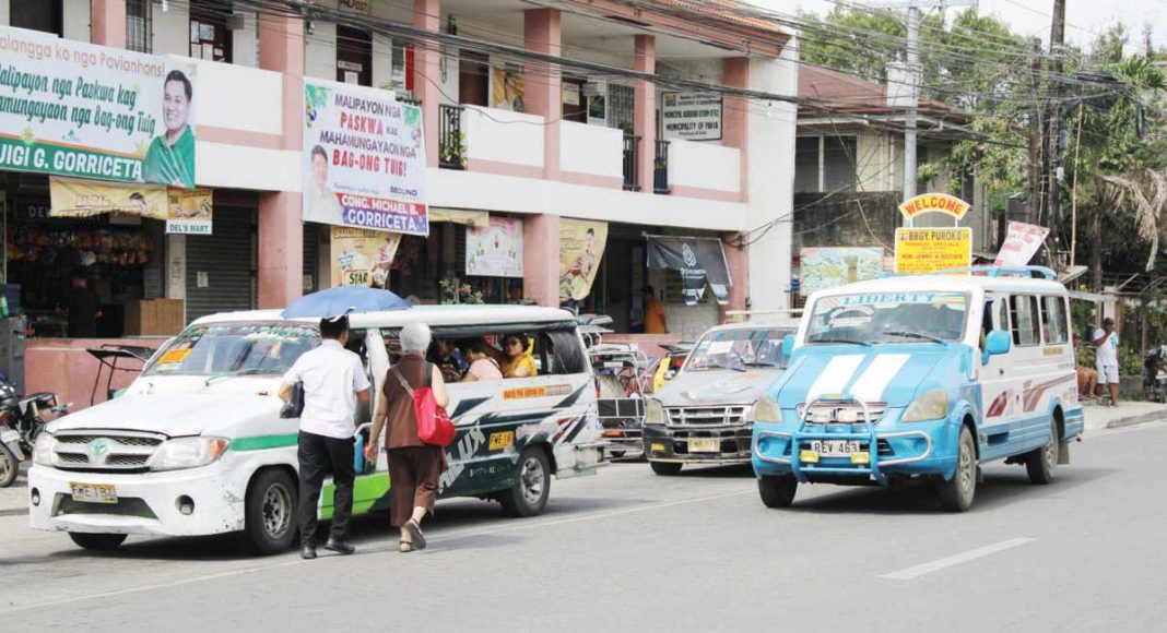 PEAK HOUR ENTRY; Iloilo City eases access rule for ‘first towns’ jeepneys