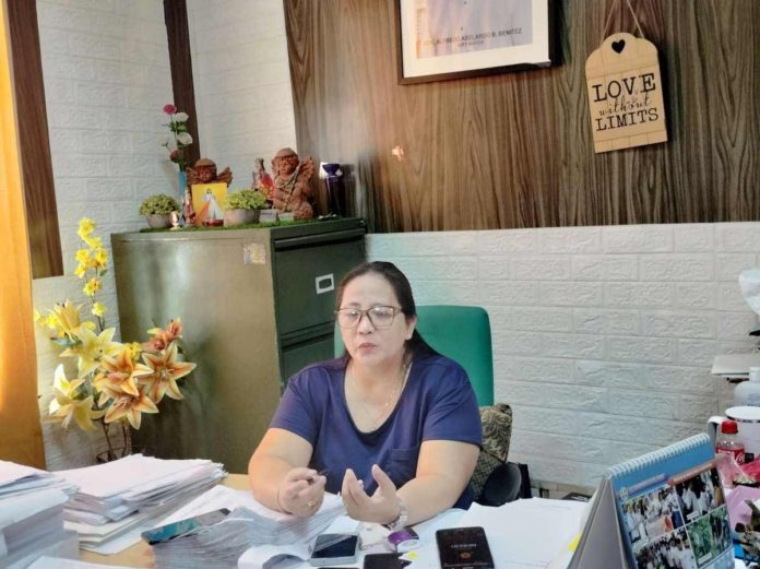 The “Bayad Agad” program of the city government of Bacolod provides financial aid to residents in crisis, covering burial, medical, and calamity expenses, says Department of Social Services and Development officer-in-charge Alma Gustilo.