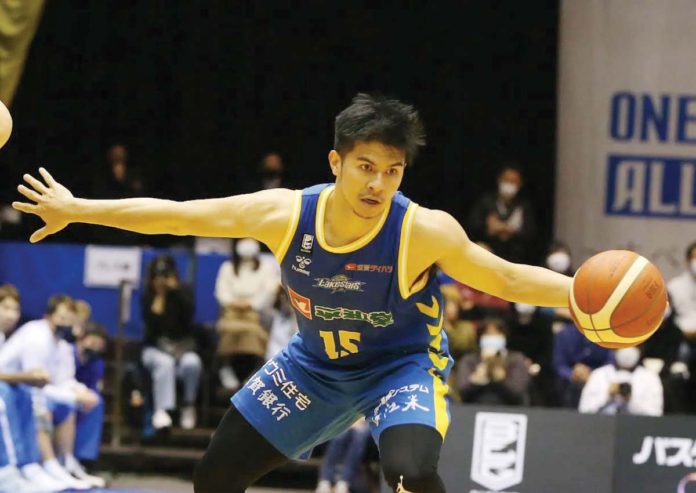 Kiefer Ravena finished with 13 points, including three outside conversions, as the Lakes swept their best-of-three semifinal series, 2-0, in Game 2 of the semifinals of the Japan B.League Division 2. PHOTO COURTESY OF SHIGA LAKES