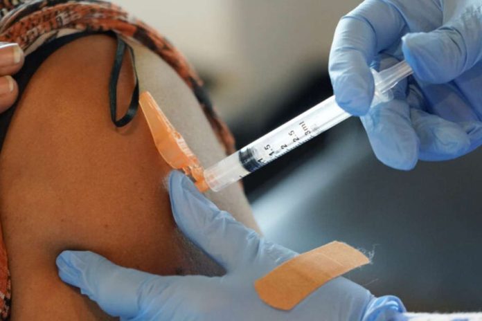 In this picture, a nurse injects a COVID-19 vaccine into a person’s arm. The public’s immunity from the virus due to the original primary series of COVID-19 vaccines and booster shots administered from 2021 to 2023 had waned over time, although “not totally lost”, according to the Department of Health. AP file photo / Rogelio Solis