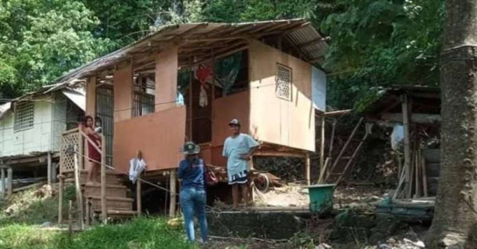 Antique Electric Cooperative data showed that as of 2022, a total of 13,167 households in the province had no electricity. File photo shows a health worker conducting house-to-house advocacy against dengue in Sibalom, Antique. PNA FILE PHOTO COURTESY OF ANTIQUE IPHO