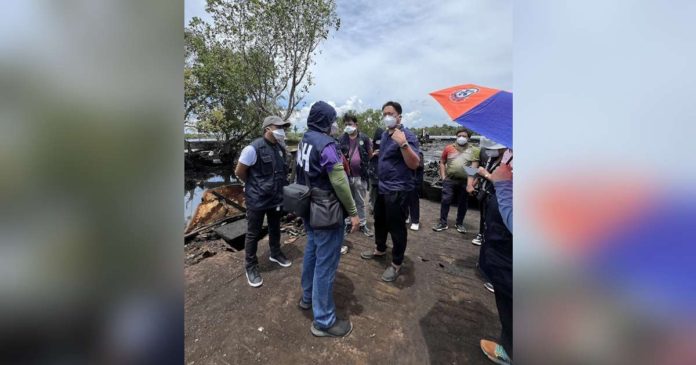 A team from Department of Health Region 6’s Health Emergency Management Staff conducted rapid environmental assessment at Metallica Shipyard in Barangay Polo, New Washington, Aklan to address health issues related to oil spill. DOH REGION 6 PHOTO