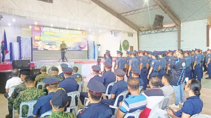 Mayor Roberto Palomar welcomes the 59 Revitalized Pulis sa Barangay personnel in Tapaz town. CAPIZ POLICE PROVINCIAL OFFICE PHOTO