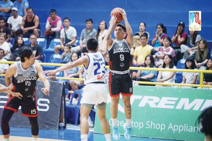 LA Casinillo tallied five points in Bacolod City of Smiles’ loss to Valenzuela City Classics VACARGO. MPBL FILE PHOTO