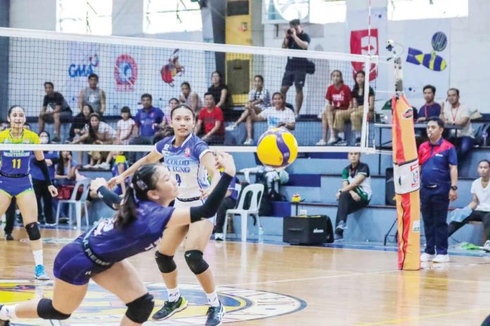 Bacolod Tay Tung High School Thunderbolts’ Rhea Tomas attempts to save the ball. PHOTO COURTESY OF SHAKEY’S SUPER LEAGUE