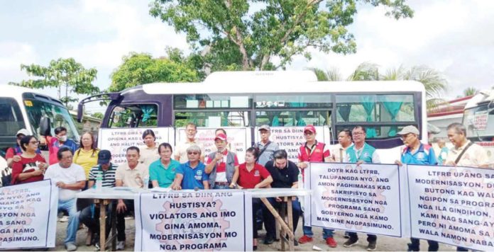 Transport cooperatives and corporations express concern over the continued operations of unconsolidated and unregistered traditional jeepneys. Around 4,000 jeepneys in Western Visayas are unconsolidated, data from the Land Transportation Franchising and Regulatory Board show. PN PHOTO