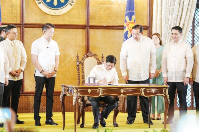 Two new bills aimed at attaining a strong, responsive, and efficient bureaucracy, and establishing safeguards for the financial rights and welfare of Filipinos were signed into law by President Ferdinand R. Marcos Jr. on Saturday. Among those in attendance during the signing were Senate President Francis Escudero and House Speaker Martin Romualdez. PCO