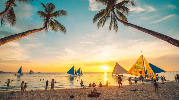 Boracay Island welcomed 205,246 tourists in June this year, of whom 179,446 were domestic visitors, 23,566 foreign tourists and 2,234 overseas Filipinos. RAPPLER.COM/SHUTTERSTOCK PHOTO