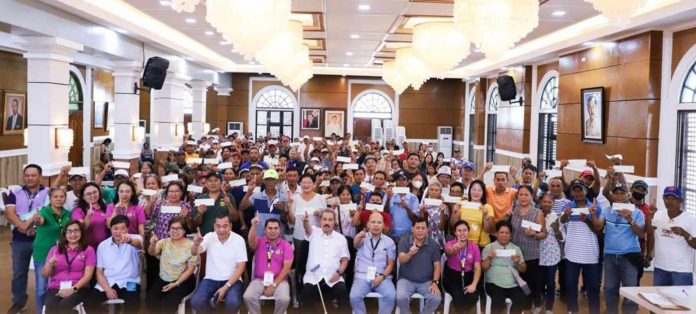 A total of 173 farmers from the towns of Panay and Pontevedra in Capiz province receive indemnity claims from the Philippine Crop Insurance Corporation. CAPIZ PROVINCIAL GOVERNMENT COMMUNICATIONS GROUP PHOTO