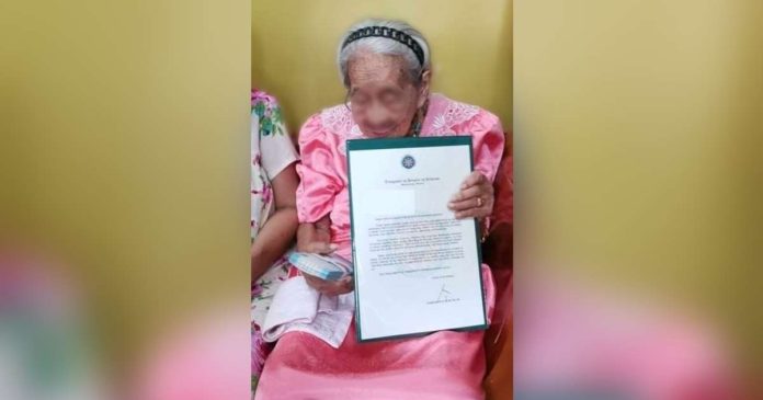 This Western Visayan centenarian holds a Letter of Felicitation signed by President Ferdinand Marcos Jr. and her P100,000 cash gift from the Department of Social Welfare and Development. Republic Act 10868 or the Centenarians Act of 2016 acknowledges Filipinos who have reached the age of 100, whether they reside in the Philippines or abroad. DSWD-6 PHOTO