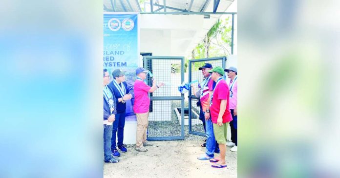 Iloilo Provincial Administrator Raul Banias leads the inauguration of a solar-powered potable water system in the remote Sitio Danao-danao, Barangay Polopiña, Concepcion, Iloilo. Photo from Provincial Administrator Raul Banias’ Facebook