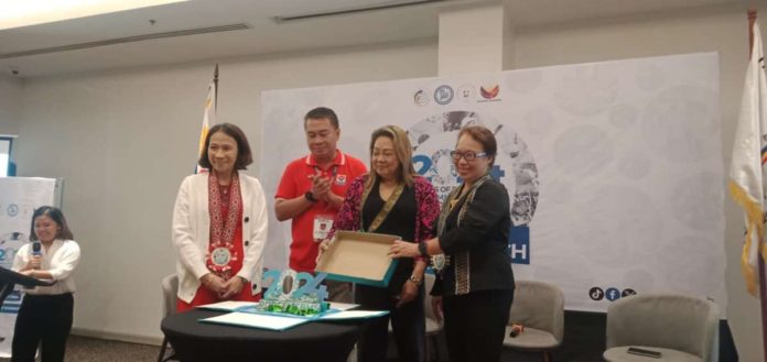 The ceremonial launch of the 2024 Census of Population - Community-Based Monitoring System (POPCEN-CBMS) in Western Visayas was led on July 12 by Nelida Amolar, officer-in-charge of the Philippine Statistics Authority – Region 6; Atty. Carmelo Nochete, regional director of the Department of Social Welfare and Development; Maria Calpiza Sardua, assistant regional director of the Department of Interior and Local Government- Region 6; and Joyalita B. Tigres, Chief Economic Development Specialist of the National Economic and Development Authority - Region 6.