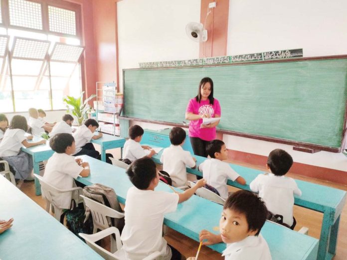 With Sen. Juan Edgardo “Sonny” Angara as the new Secretary of the Department of Education beginning July 19, teachers anticipate of policy changes that could include the reintroduction of classroom decorations. Photo shows a classroom in one of the schools in Iloilo province free from wall decoration. JASPER JAN SANTOS PHOTO