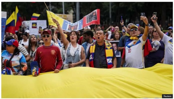 Venezuelans living in Mexico City took to the streets to protest against President Nicolás Maduro being given a third term after last month's election. REUTERS