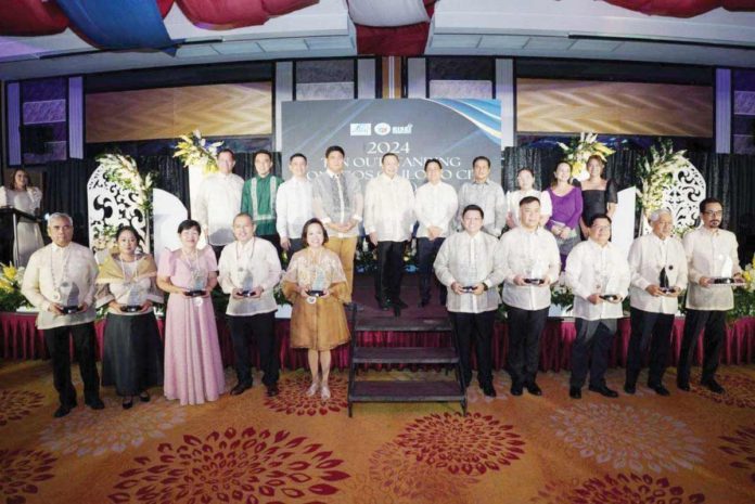 Mayor Jerry Treñas leads the recognition of the “2024 Ten Outstanding Ilonggos of Iloilo City” on Friday night, August 23. JERRY TREÑAS/FACEBOOK PHOTO