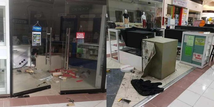 These gadget and jewelry stores are among the five stores inside a mall in San Carlos City, Negros Occidental that were robbed on Tuesday, August 20. PHOTOS COURTESY OF DHEL PROBINSYANONG TAGALOG/FACEBOOK