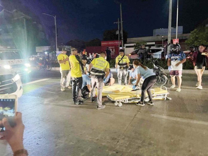 An unidentified man died in a freak accident early Sunday morning, August 18, on Benigno Aquino Avenue, Barangay San Rafael, Mandurriao, Iloilo City. MANDURRIAO POLICE STATION PHOTO