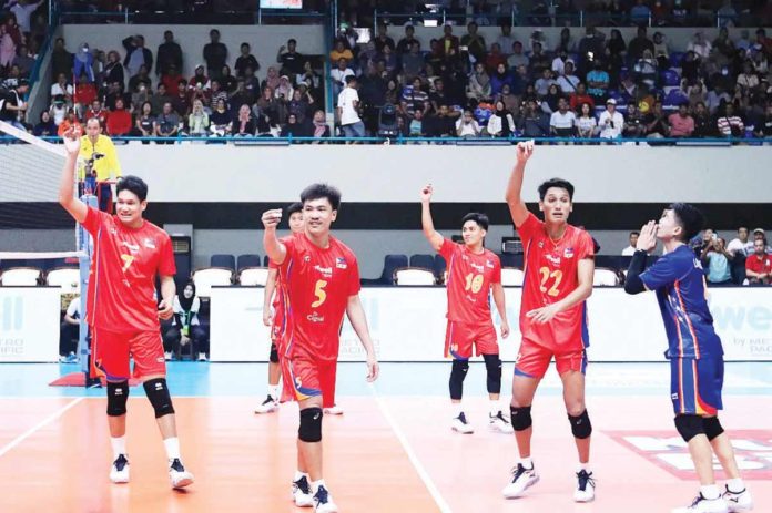 Members of Alas Pilipinas national men’s volleyball team celebrate their victory against Vietnam on Sunday night. PHOTO COURTESY OF VOLLEYBALL PHILIPPINES