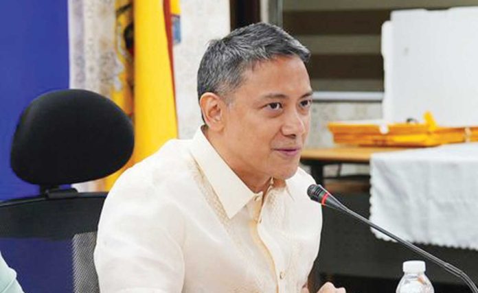 Bureau of Internal Revenue Commissioner Romeo Lumagui Jr. says the sale of vapes, cigarettes and heated tobacco below the mandated floor price is a criminal violation penalized by imprisonment of the seller. BIR PHOTO