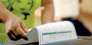 The early voting hours in the upcoming May 2025 elections are expected to benefit the vulnerable sector since they would be casting their votes hours ahead of the general population, according to the Commission on Elections. INQUIRER file photo / ARNOLD ALMACEN