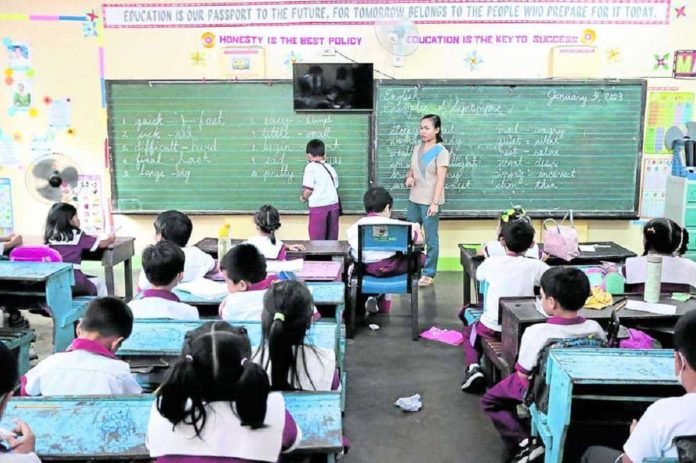 The Department of Education is preparing guidelines to reduce teachers’ workload and provide adequate rest time between classes. INQUIRER FILE PHOTO / GRIG C. MONTEGRANDE