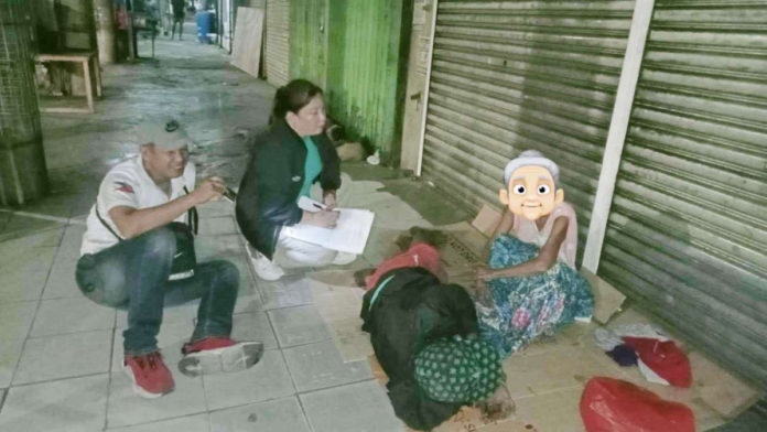 Personnel of the Anti-Mendicancy Task Force conducted mapping operations and found out that most of the street dwellers were in the downtown area of Bacolod City. DEPARTMENT OF SOCIAL SERVICE AND DEVELOPMENT PHOTO