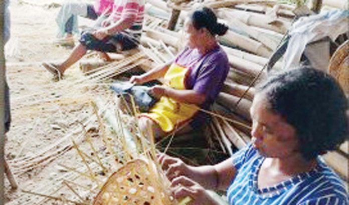 Members of the Maasin Bamboo Association in the Municipality of Maasin, Iloilo undergo training on bamboo craft enhancement facilitated by the Local Economic Development and Investment Promotion in collaboration with the Department of Trade and Industry.  Farmers are encouraged to embark on bamboo planting because of its growing demand. PHOTO FROM ILOILO LEDIP CENTER FB PAGE