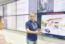 Iloilo Provincial Administrator Raul Banias presents a plan to establish a “School of Living Traditions” at the Fernandez Perez Memorial National High School in Barangay Datagan, Calinog, Iloilo. CAPITOL PHOTO