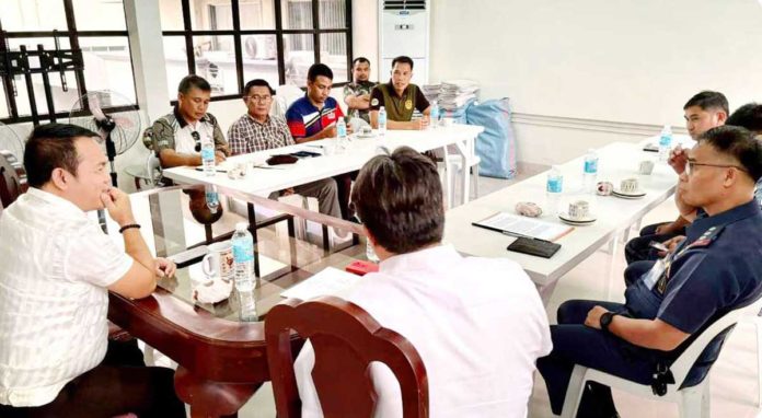 Iloilo Schools Division Superintendent Ernesto Servillon Jr. holds a meet with representatives from the Philippine National Police and Philippine Drug Enforcement Agency on how to strengthen the anti-drug campaign in public schools. PHOTO FROM DEPED ILOILO