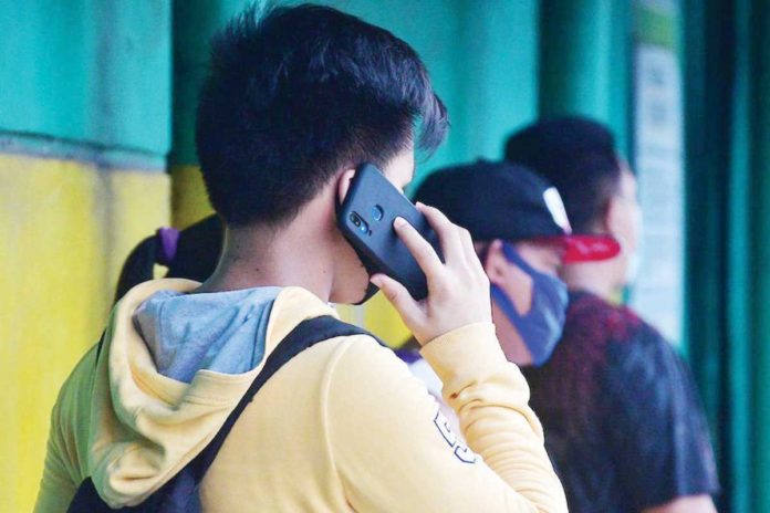 The Cybercrime Investigation and Coordinating Center advises the public to ignore calls from individuals threatening to suspend their subscriber identity module (SIM) card registration. PHOTO COURTESY OF ABS-CBN NEWS