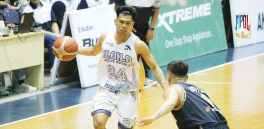 Negrense Mark Nonoy delivered a career game in Iloilo United Royals’ overtime win against 1Bataan Risers. MPBL PHOTO